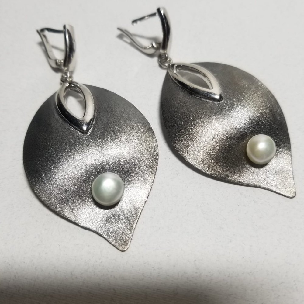 925 Sterling Silver Non Tarnish Large Teardrop Inverted Pear Pearl Earrings